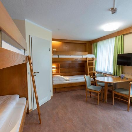 Haus Chiemgau - Kolping-Familienhotel ไทเซนดอร์ฟ ภายนอก รูปภาพ