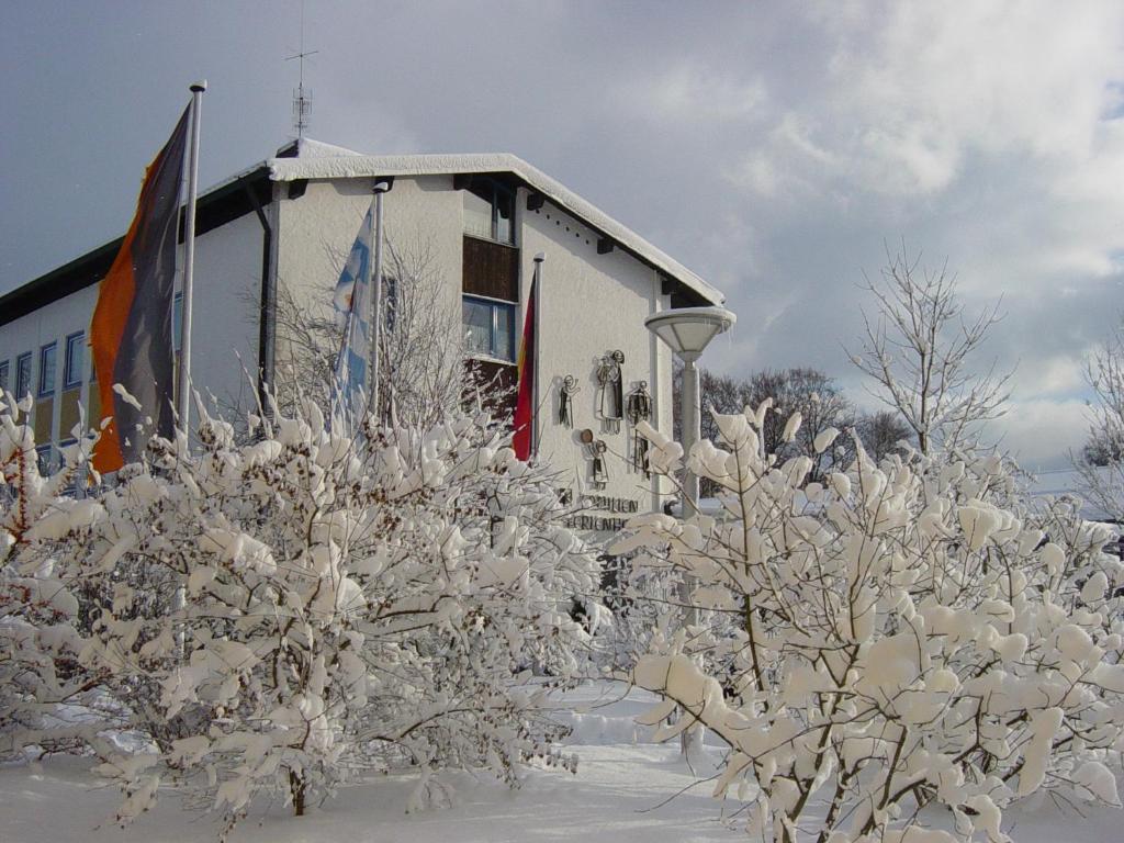 Haus Chiemgau - Kolping-Familienhotel ไทเซนดอร์ฟ ภายนอก รูปภาพ