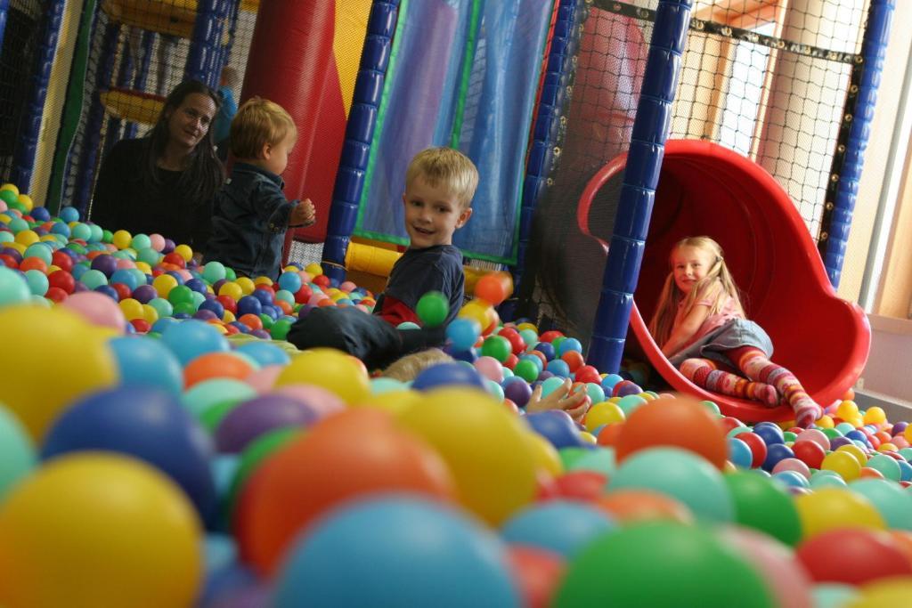 Haus Chiemgau - Kolping-Familienhotel ไทเซนดอร์ฟ ภายนอก รูปภาพ
